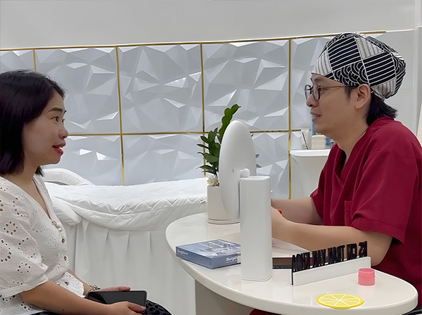 Dr. Khoa Trần (bác sĩ Trần Văn Khoa) tư vấn cắt mí